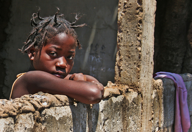 Kindhuwelijken houden Mozambikaanse vrouwen arm